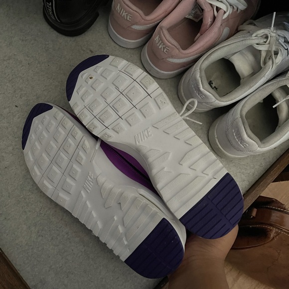 Nike Exercise Shoes - Picture 3 of 4